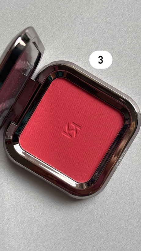 رژگونه پودری kiko